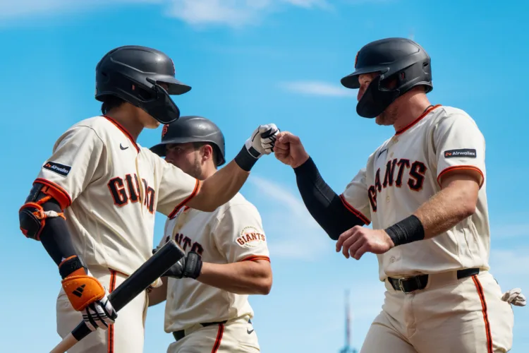 Giants rally to beat Cards